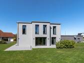 Hausansicht Garten - Einfamilienhaus mit 207,00 m² in Zeitlofs zum Kaufen