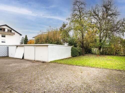 Garagen Hinterhof - 