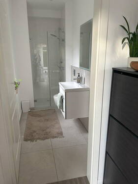 Gästeduschbad mit Sitzbank - 