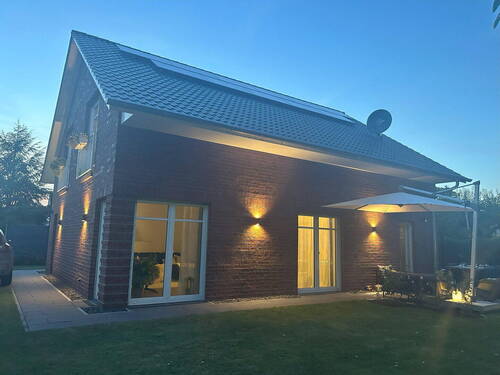 Hausansicht Garten - 5 Zimmer Einfamilienhaus in Hamburg