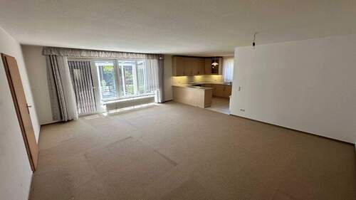 Großzügiger Wohn- und Essbereich - 