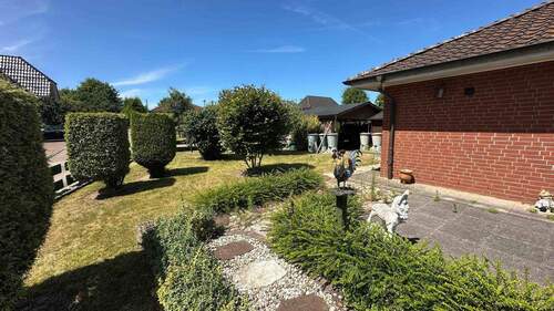 Garten mit Terrasse - 4 Zimmer Einfamilienhaus in Klein Gladebrügge