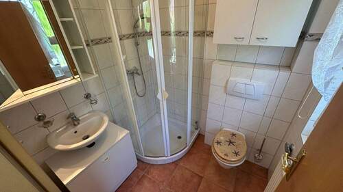 Gäste-WC mit Fenster - 