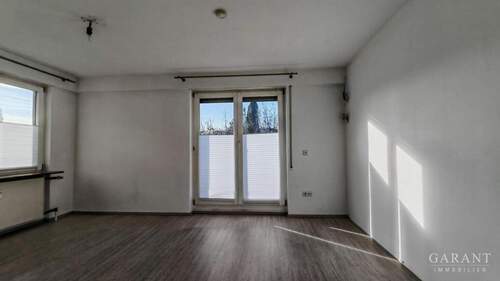 Schlafzimmer o. Büro EG Balkonzugang - 