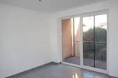 Küche mit Zugang zum Balkon.JPG - 2 Zimmer Etagenwohnung in Straubing