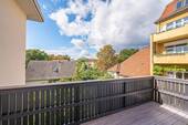 Balkon - Dachwohnung 64 m², Grün und Zentral - Erstbezug nach Renovierung