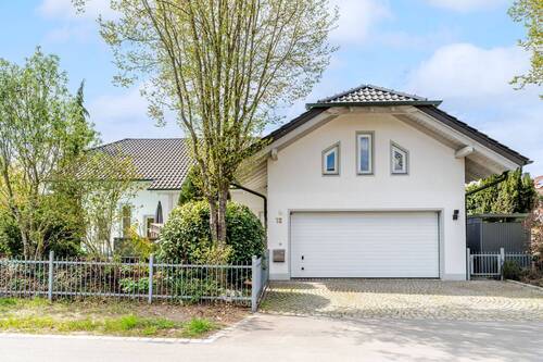 Straßenansicht - 6 Zimmer Einfamilienhaus zum Kaufen in Rain