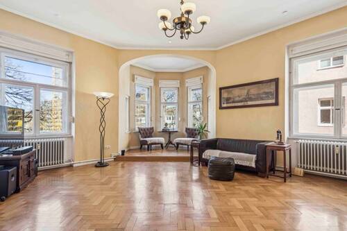 Wohnzimmer Erker - Etagenwohnung mit 231,30 m&sup2; in Augsburg zum Kaufen