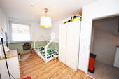 Schlafzimmer 2 von 4 - 