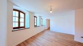 Wohnbereich II - Etagenwohnung mit 74,00 m&sup2; in Kraiburg a.Inn zur Miete