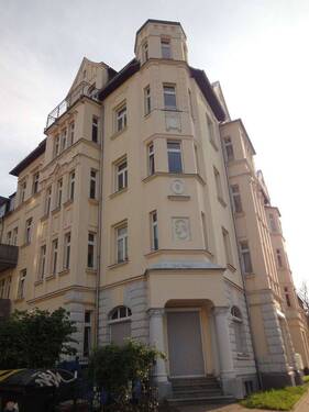 Hausansicht - 2 Zimmer Etagenwohnung zur Miete in Chemnitz