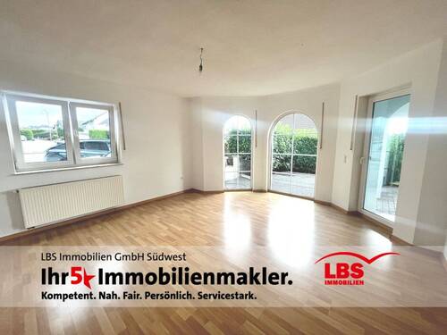 Wohnzimmer - Barrierefrei zugängliche Einliegerwohnung in Mendig zu vermieten!