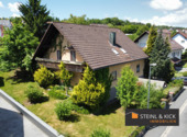 Wohnhaus mit Garten und Garagen - Zweifamilienhaus in Sulzbach-Rosenberg