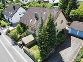 2-Fam.Wohnhaus mit Garten und 2 Garagen - 8 Zimmer Mehrfamilienhaus, Wohnhaus zum Kaufen in Sulzbach-Rosenberg