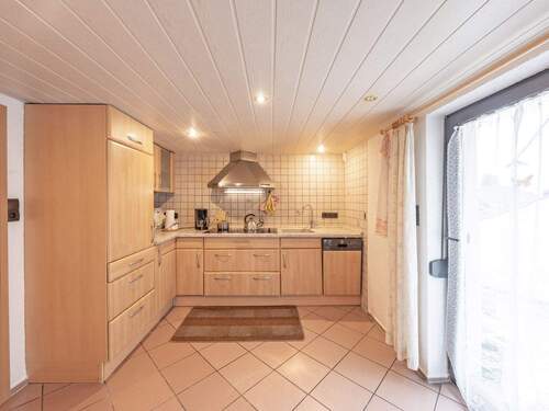 Tageslichtküche mit Einbauküche - 