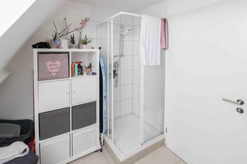 Tageslichtbad mit Dusche - 