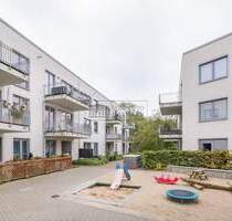 Attraktive, helle 2,5-Zimmer-Wohnung mit sonnigem Balkon - Ahrensburg