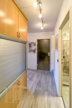 Diele mit Einbauschrank - 