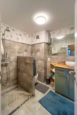 saniertes Badezimmer - 