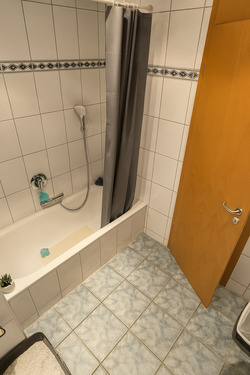 Bad mit Wanne - Etagenwohnung mit 109,00 m&sup2; in Trebur zum Kaufen