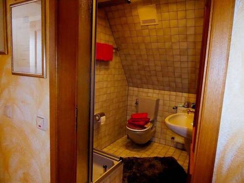 Badezimmer DG.JPG - 