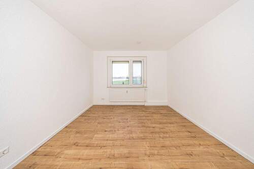 Wohnzimmer - 3 Zimmer Etagenwohnung zur Miete in Borna