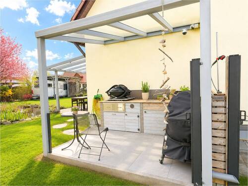 Terrasse mit Außenküche - 