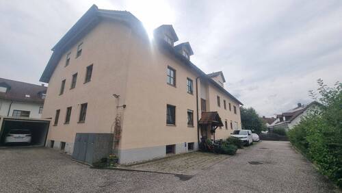 IMG-20250821-WA0027.jpg - NEUMANN - Großzügige 2ZKB Wohnung im Hochparterre mit Balkon u. Einbauküche