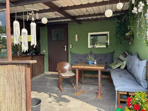 überdachte Terrasse am Nebengebäude - 