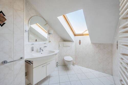 Badezimmer (1.OG) - 