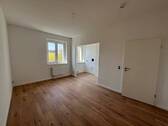 Wohnen + Küche, Einbauküche gegen Aufpreis möglich - 3 Zimmer Etagenwohnung zur Miete in Zwickau