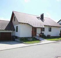 ...sofort frei! Das Einfamilienhaus mit Garage und Einliegerwohnung am Ortsrand! - Geislingen