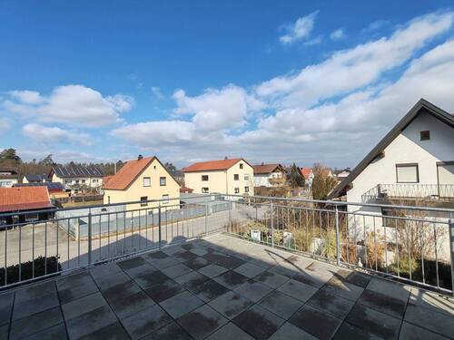 Ausblick - Schöne, helle 4 Zimmer Eigentumswohnung