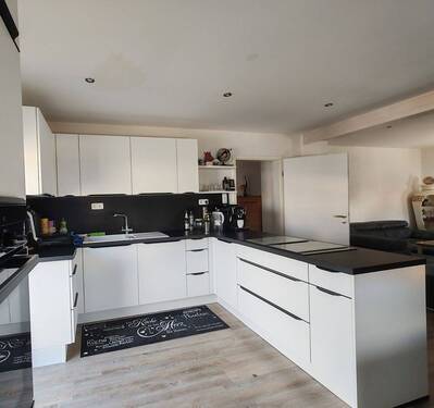 Küche - 4 Zimmer Etagenwohnung zum Kaufen in Garching an der Alz