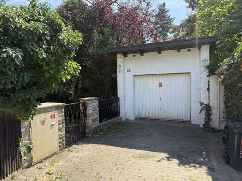Zugang mit Garage - 