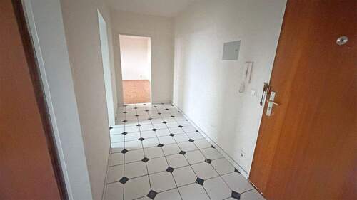 Diele - 2 Zimmer Etagenwohnung zum Kaufen in Duisburg