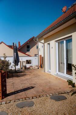 42 - Portrait-42.jpg - 