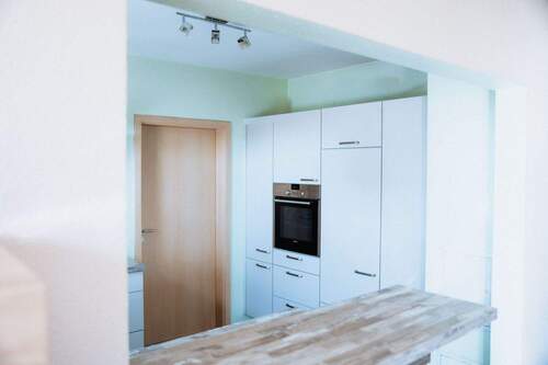 7 - Portrait-7.jpg - 