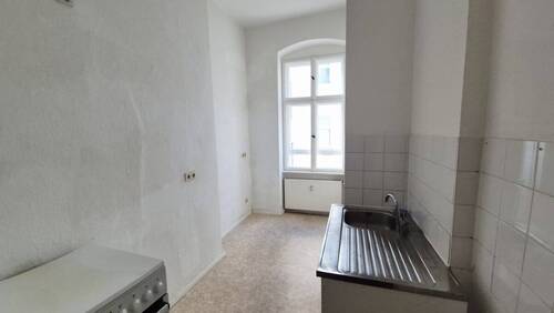 Küche mit Tageslicht - 2 Zimmer Etagenwohnung in Berlin
