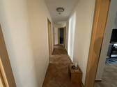 Flur DG Wohnung Nebenhaus - 