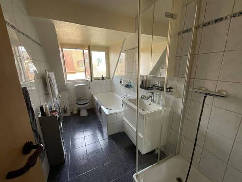 Bad DG Wohnung Nebenhaus - 