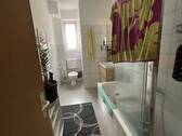 Bad OG Wohnung Nebenhaus - 