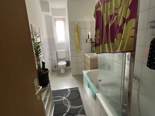 Bad OG Wohnung Nebenhaus - 