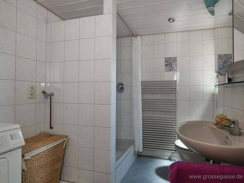 1. OG, WC/Dusche - 