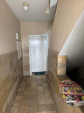 Treppenhaus EG - Mehrfamilienhaus, Wohnhaus mit 300,70 m&sup2; in Duisburg zum Kaufen