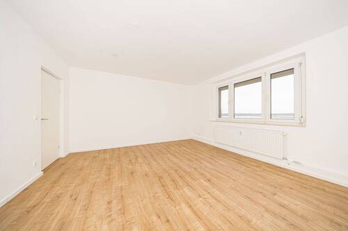 Wohnzimmer - 3 Zimmer Etagenwohnung zur Miete in Borna