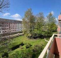 Tolle 3-Zimmer-Wohnung in guter Lage mit Einbauküche und Balkon, sofort einzugsfertig - Zwickau Pölbitz