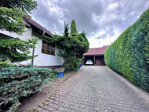 Auffahrt - 4 Zimmer Einfamilienhaus zum Kaufen in Bannewitz / Possendorf