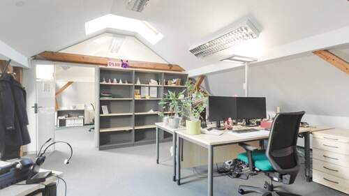 Dachgeschoss Büro 1 - 