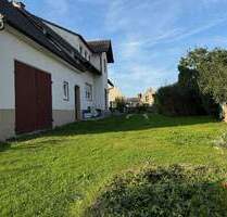 Zweifamilienhaus mit zusätzlichem Baugrundstück im Herzen von Nordendorf